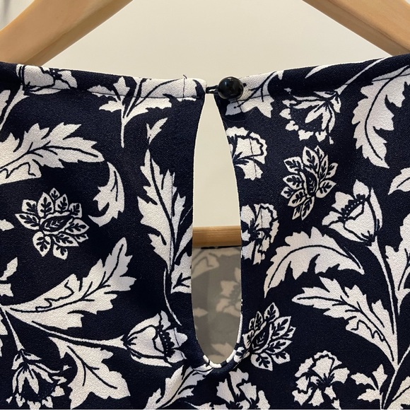 Banana Republic sheath dress - Picture 5 of 5